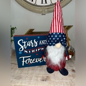 Patriotic Gnome and Sign Set
